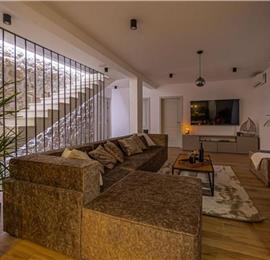 5 bedroom villa with pool near Crikvenica, sleeps 10